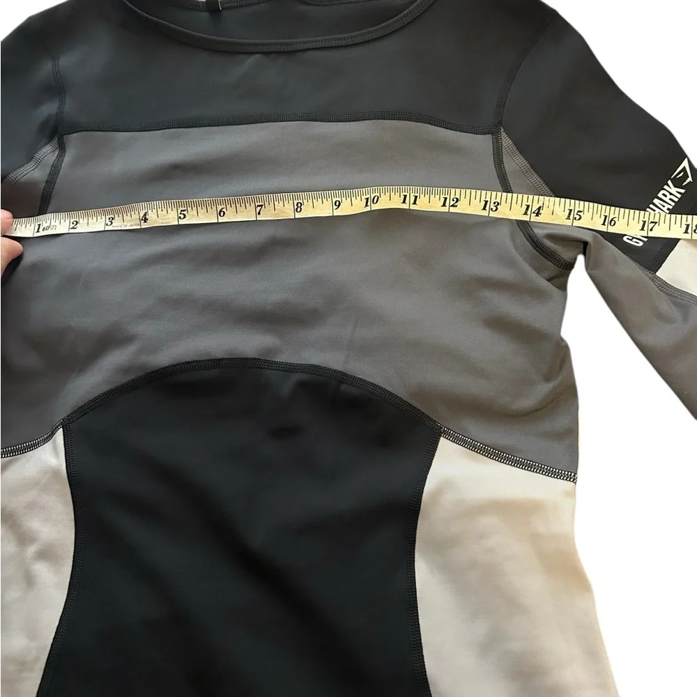 Gymshark black long sleeve - Picture 9 of 10